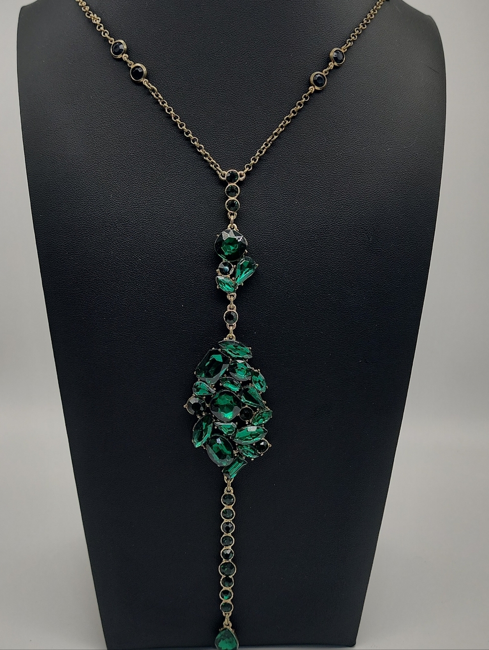 Vintage Emerald Green Rhinestone Crystal Y-drop Gold Tone Necklace 31"